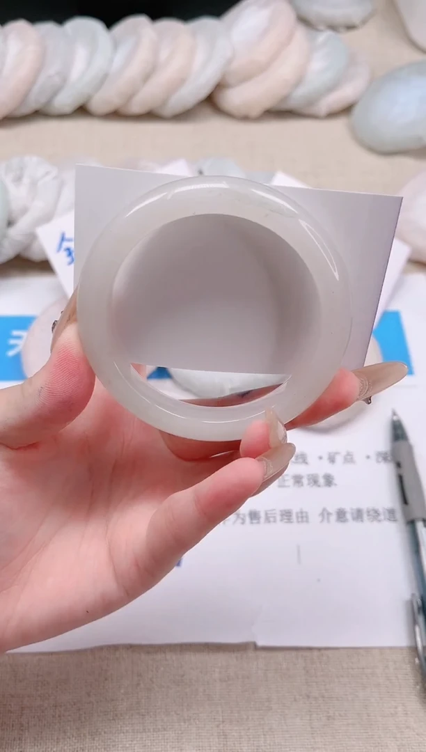 未镶嵌手镯石英质玉139-58