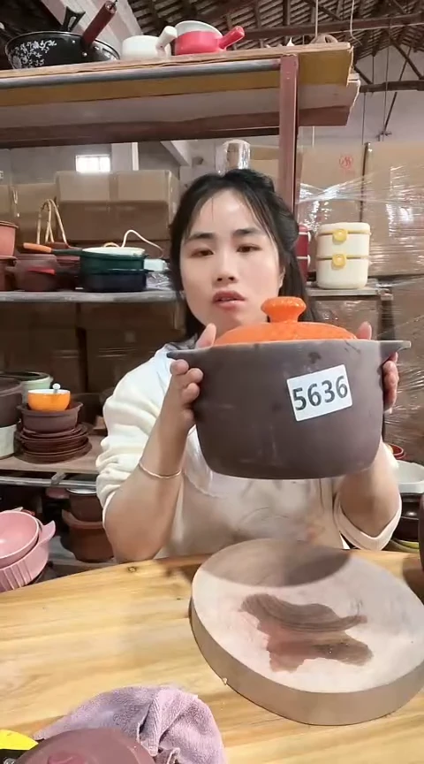 陶5636瑕疵3.5紫砂锅带盖孤品