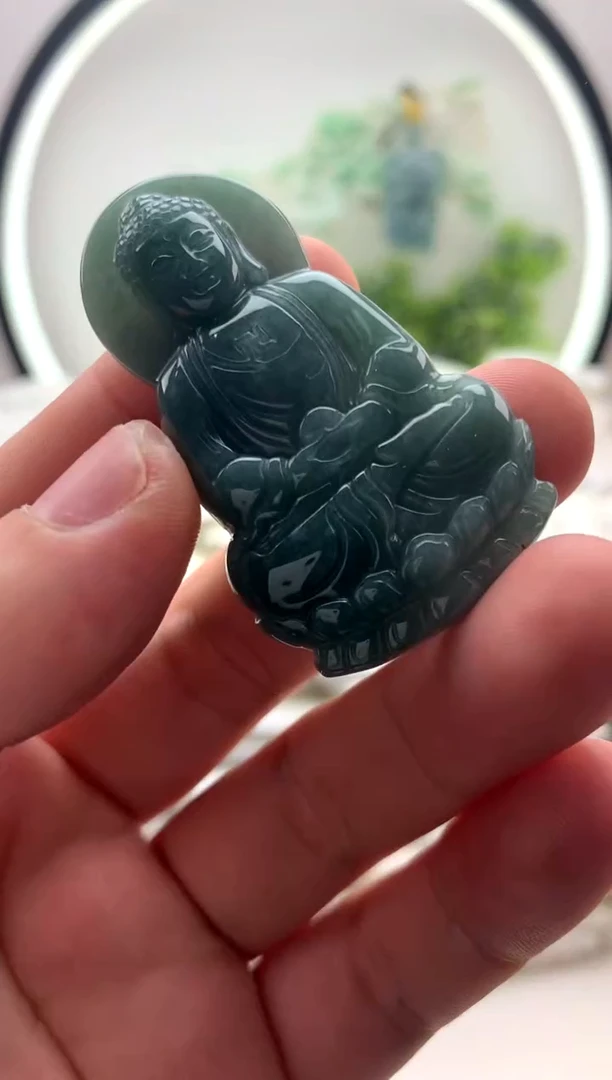 翡翠未镶嵌颈饰菠**萝挂件