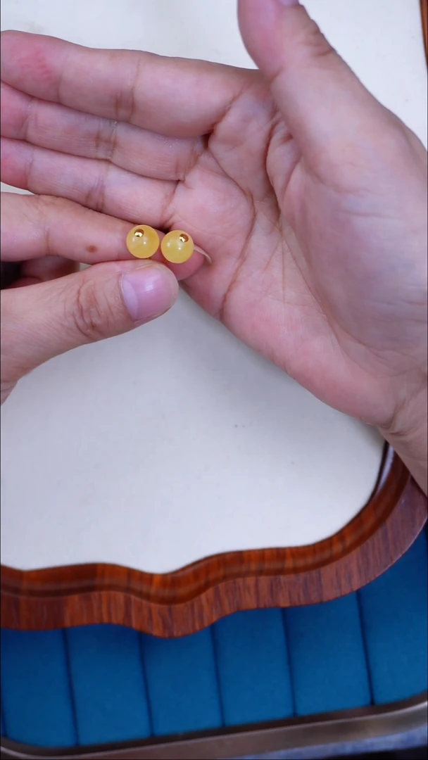 琥珀未镶嵌耳饰【 多样性发一 】