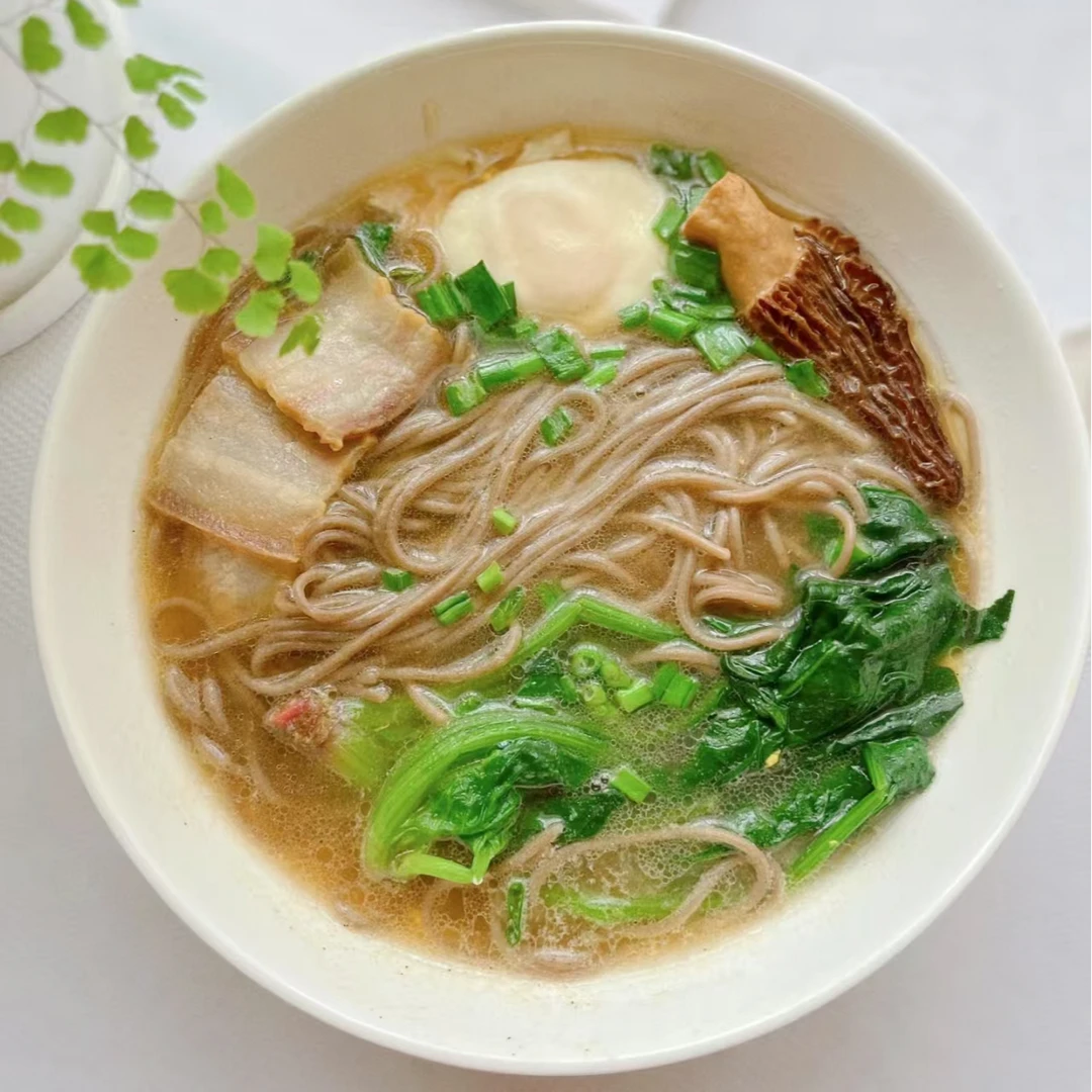 重庆开州羊肚菌挂面。