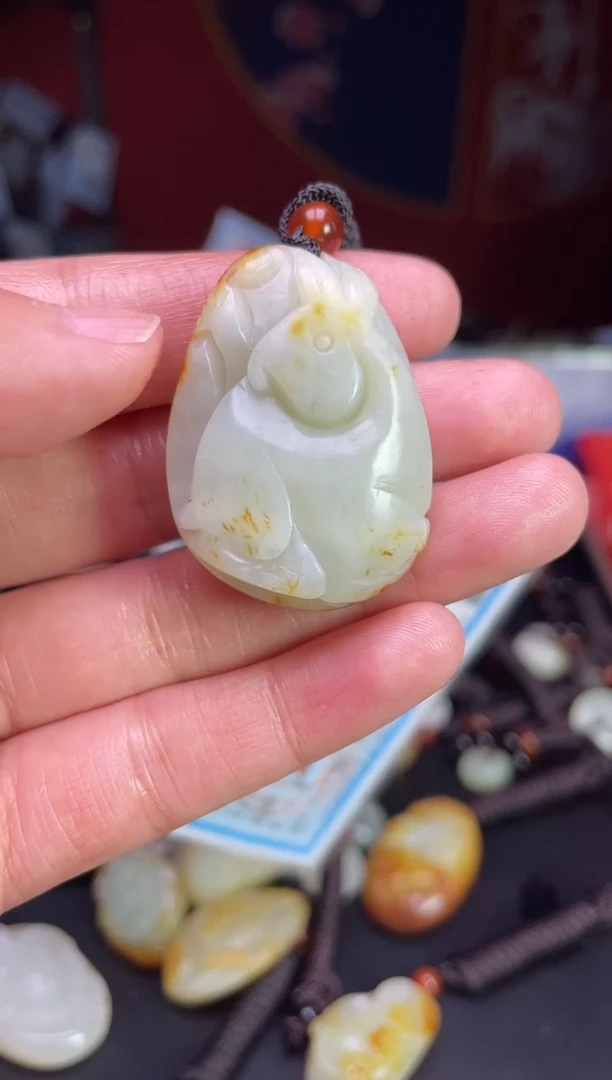 颈饰未镶嵌和田玉1