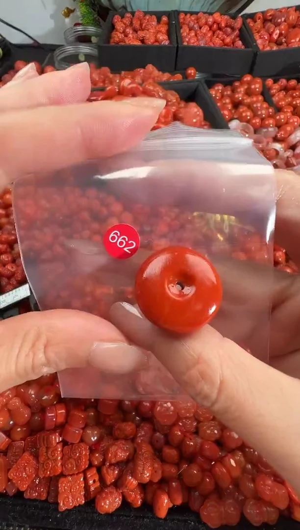 颈饰未镶嵌南红玛瑙1