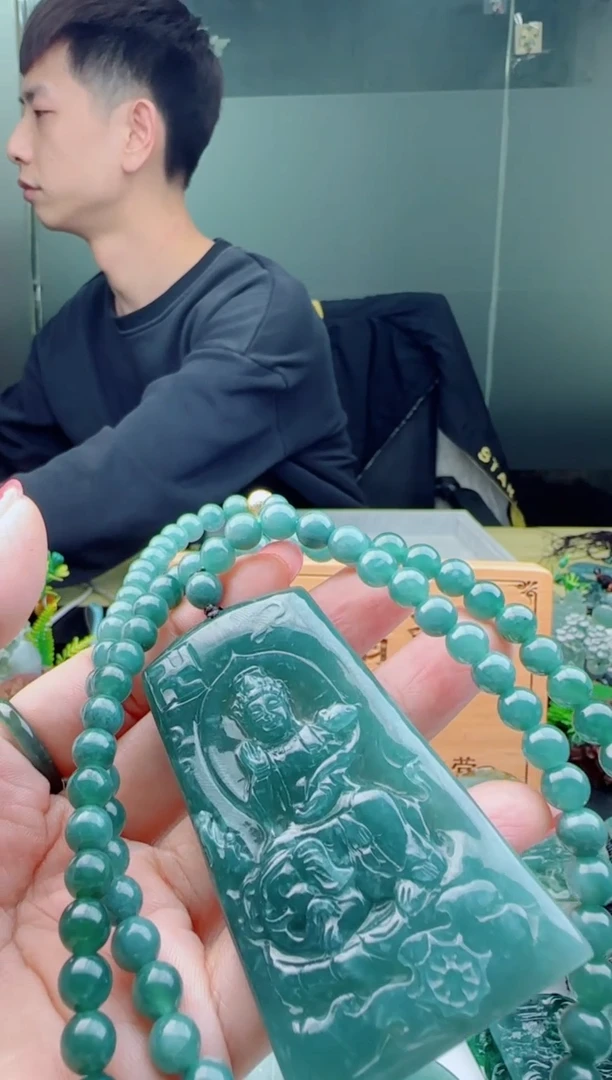【闪购商品】翡翠颈饰未镶嵌111111111111