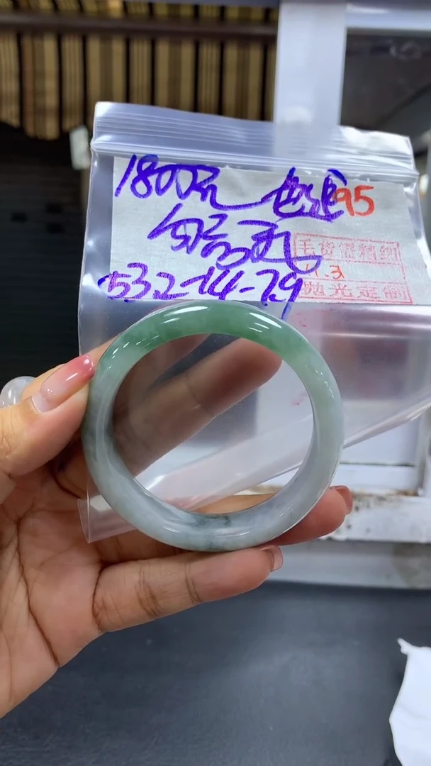 未镶嵌定制翡翠?***?毛货需精细抛光+拍一发一+95