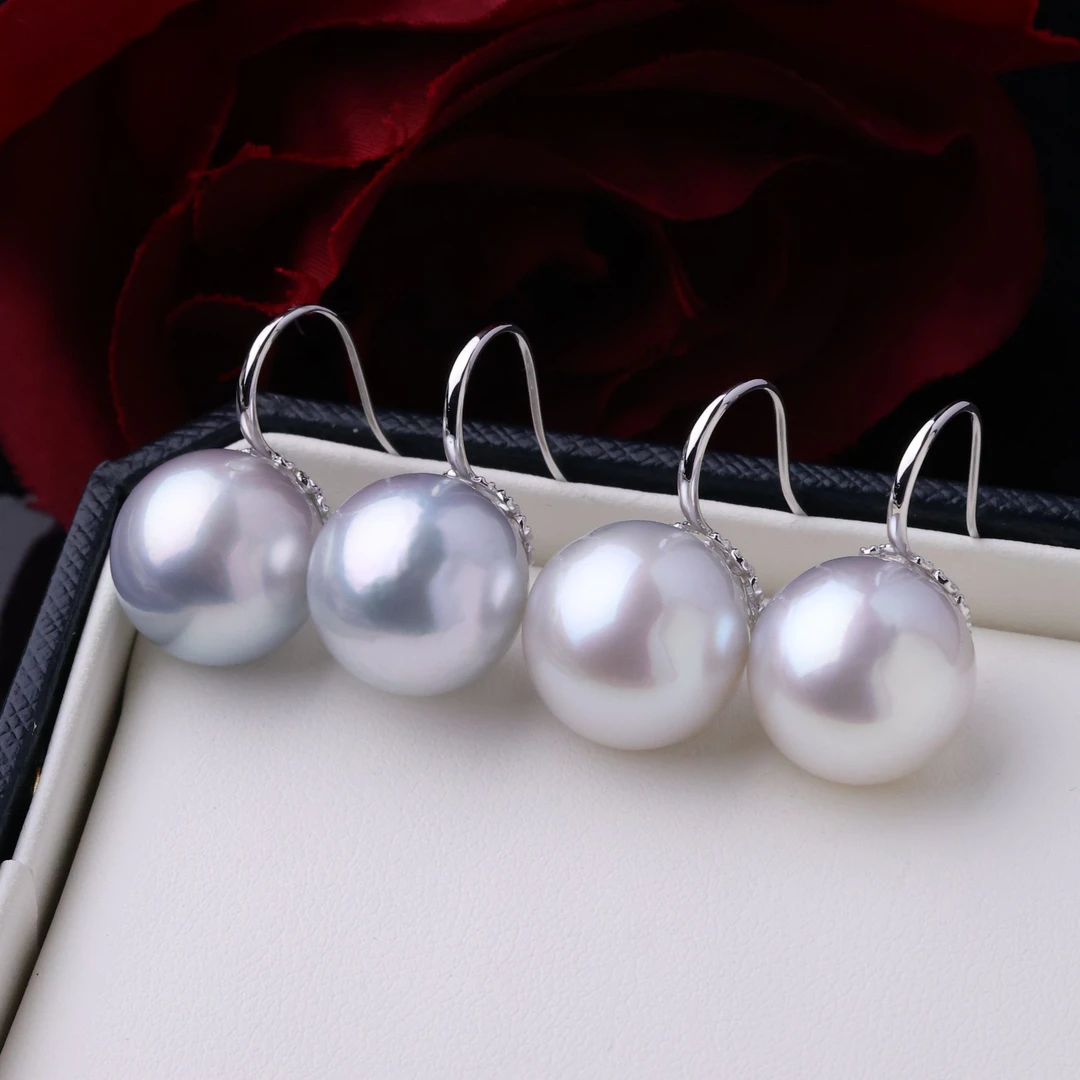 银蓝光澳白珍珠耳环14-15mm18k金镶海水珍珠心形托耳钩多样性发一