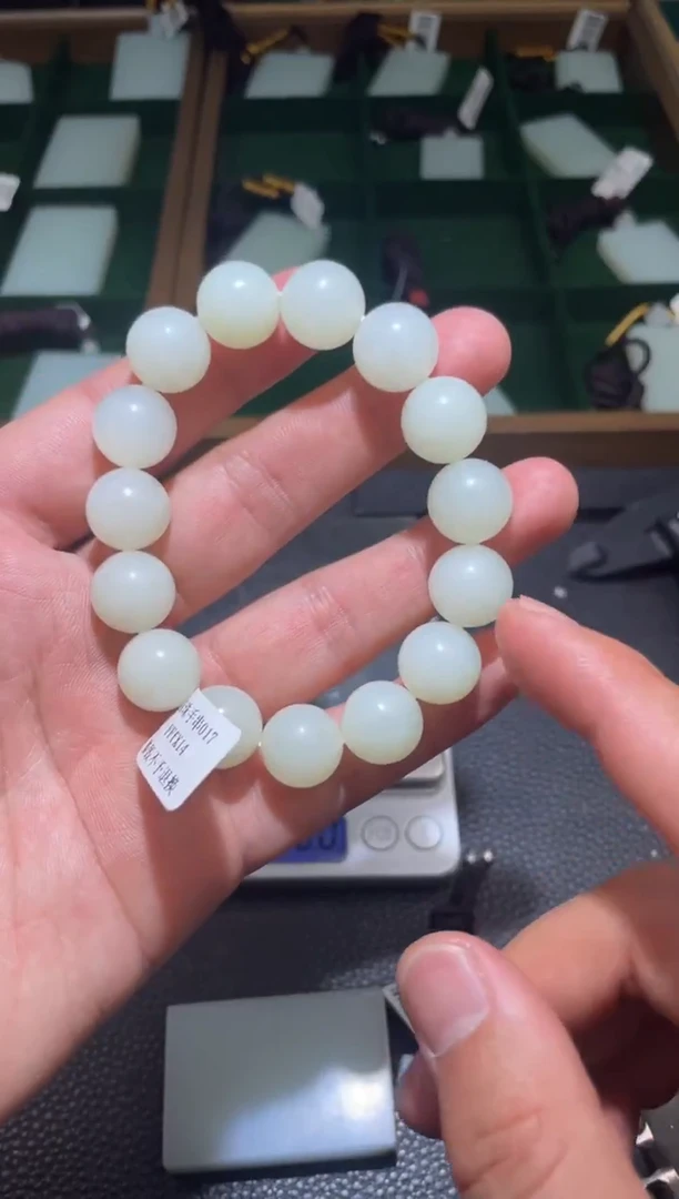 未镶嵌手链和田玉手串卡14