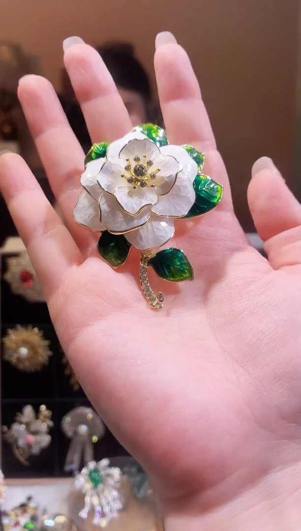 合成立方氧化锆铜合金白色花朵