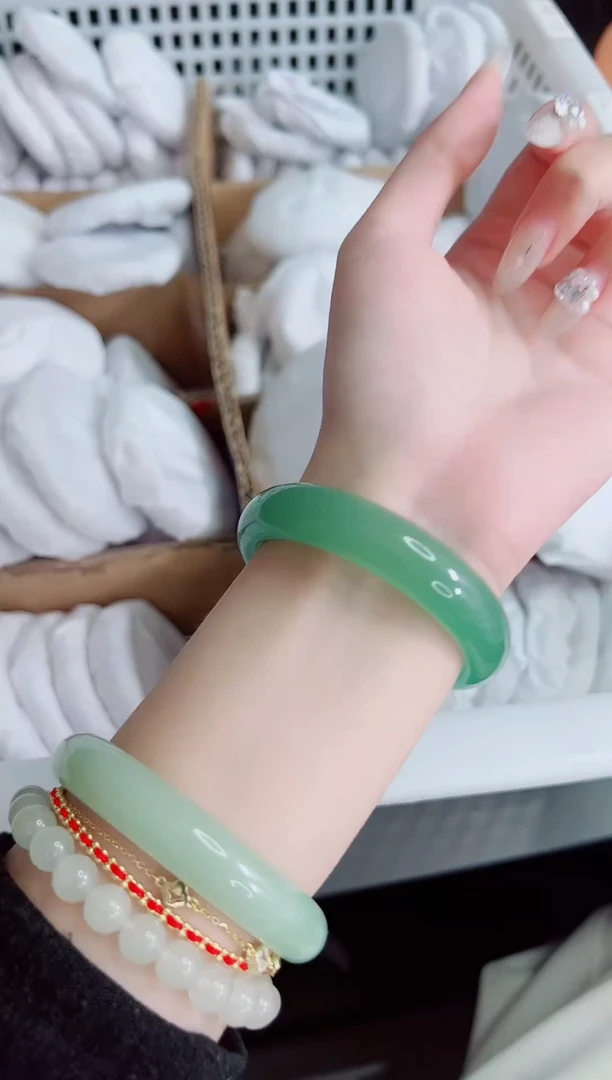 未镶嵌手镯石英质玉074-52.5