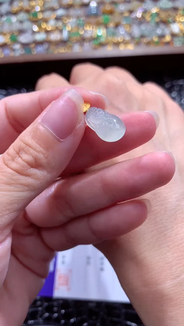 颈饰18K金镶嵌翡翠翡翠