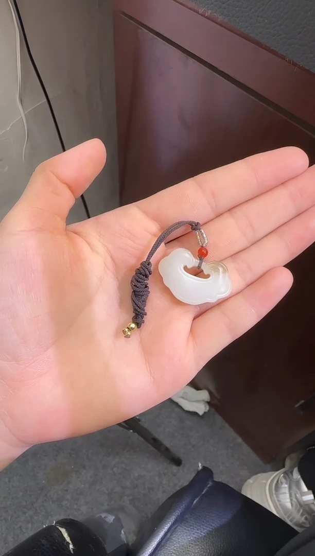 和田玉未镶嵌吊坠(赠链)挂件（产地直发）