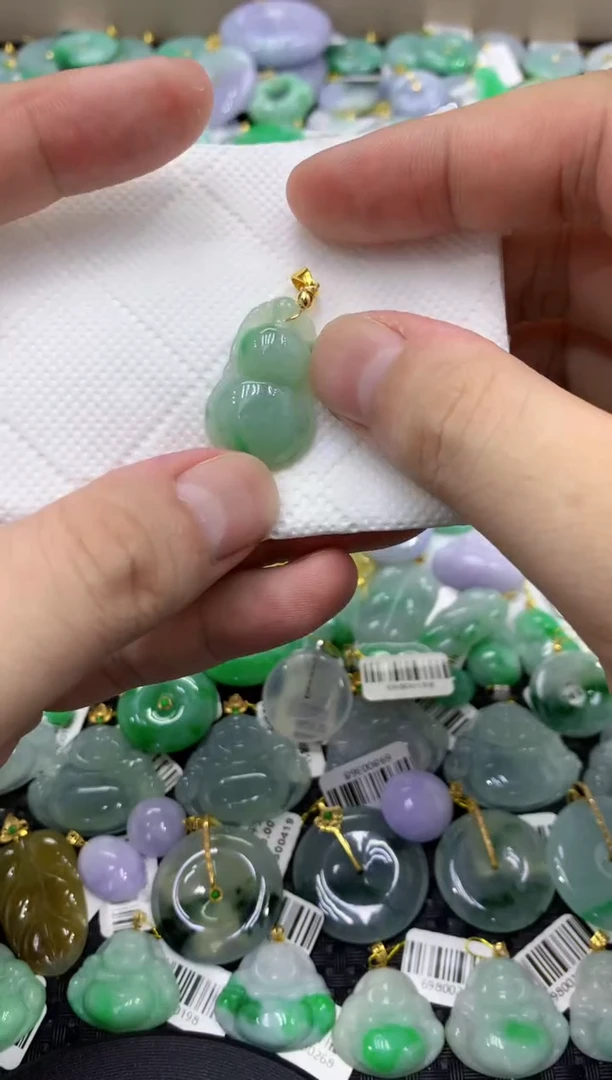 颈饰未镶嵌翡翠天然缅甸翡翠A货