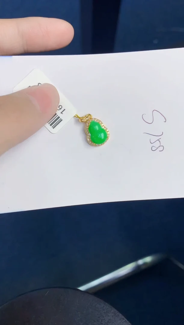 翡翠未镶嵌颈饰天然翡翠緬甸A貨