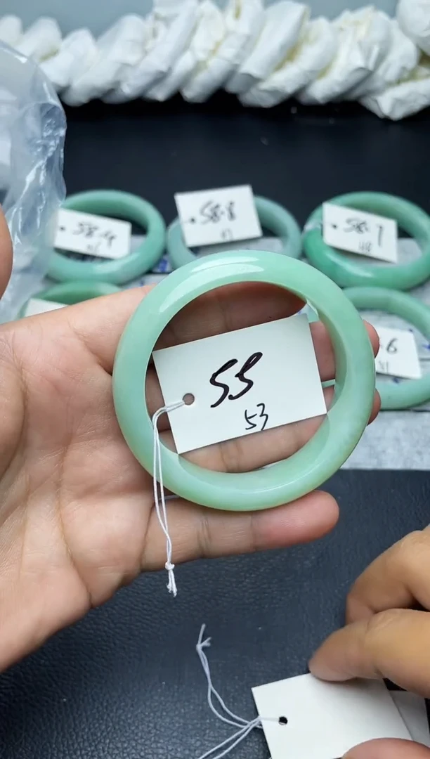 未镶嵌手镯翡翠53