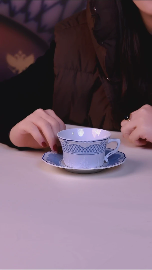 每天早上六点（德国 狮牌杯碟）