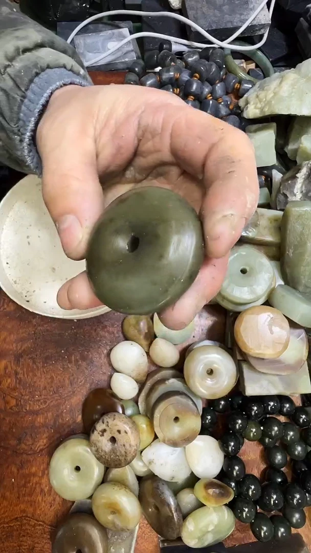 未镶嵌和田玉珠宝半成品1