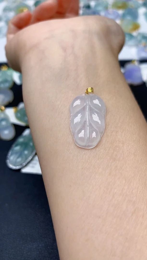 翡翠18K金镶嵌颈饰天然缅甸A货翡翠
