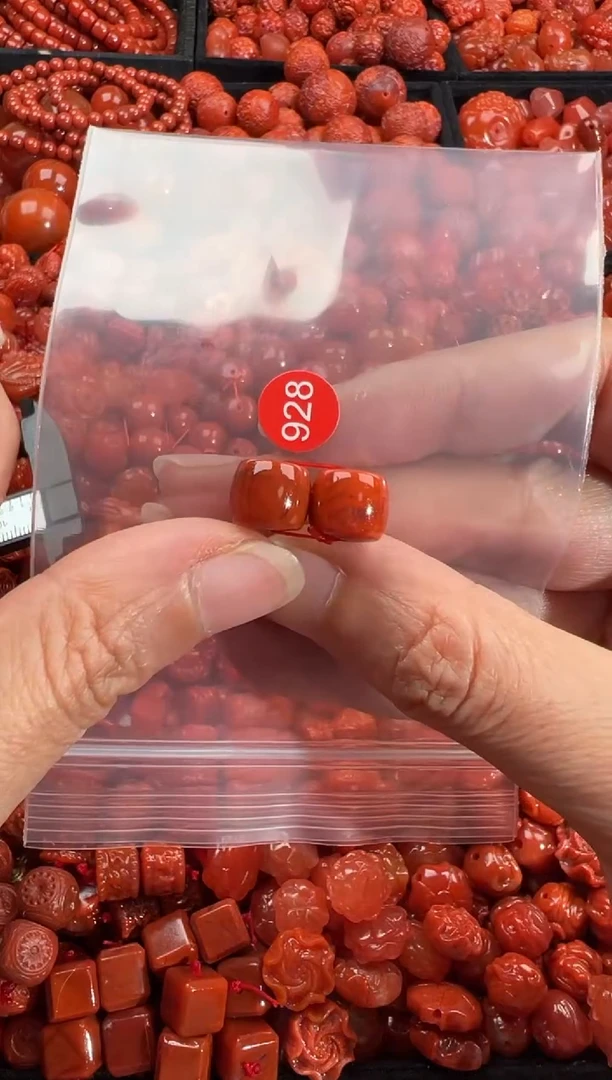 南红玛瑙未镶嵌颈饰1