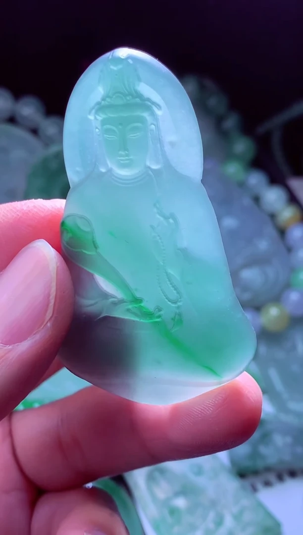 未镶嵌定制翡翠娜****?翡翠毛货定制