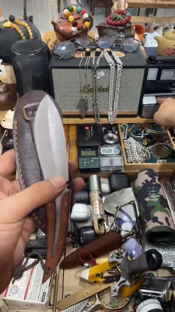 瓷片闪购商品  如图所示