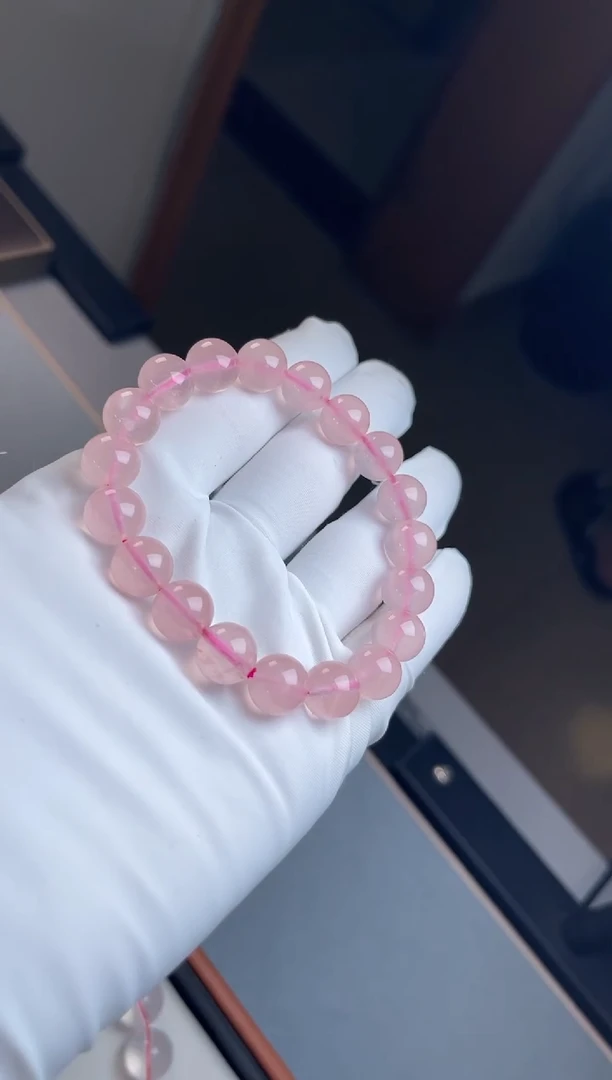 水晶手串未镶嵌W****g，粉水晶小浓粉单圈手串