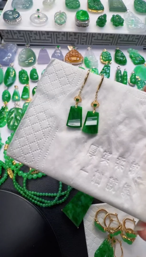 翡翠18K金镶嵌耳饰1580