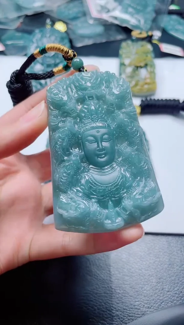 翡翠未镶嵌颈饰