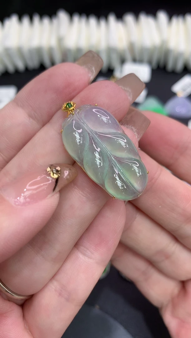 吊坠(不含链)18K金镶嵌翡翠111