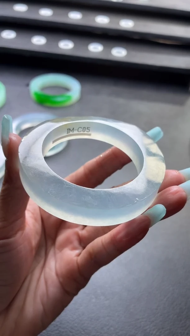 未镶嵌1定制翡翠翡翠手镯定制