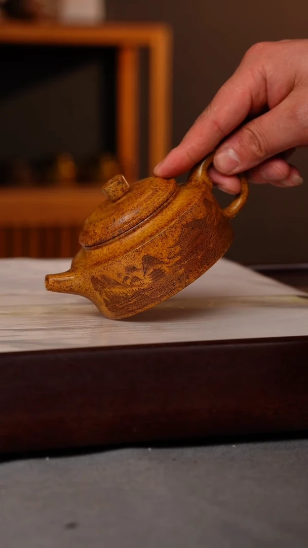 【闪购商品】紫砂茶壶龙骨金砂 德钟 刻绘