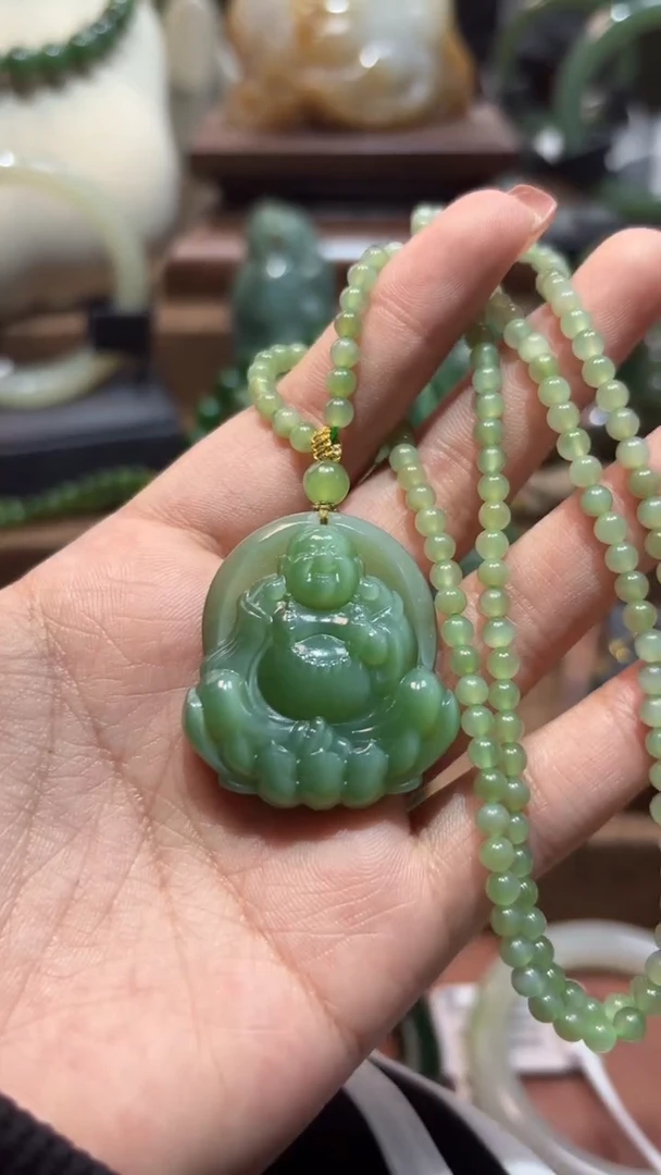 颈饰未镶嵌和田玉（碧玉）1