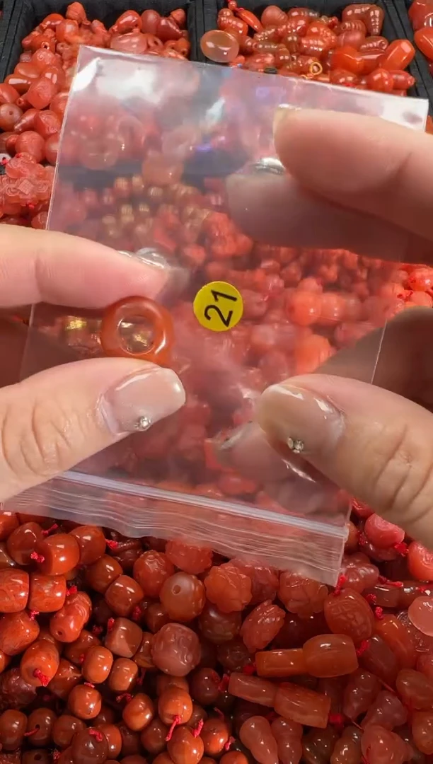 【闪购商品】南红玛瑙颈饰未镶嵌1