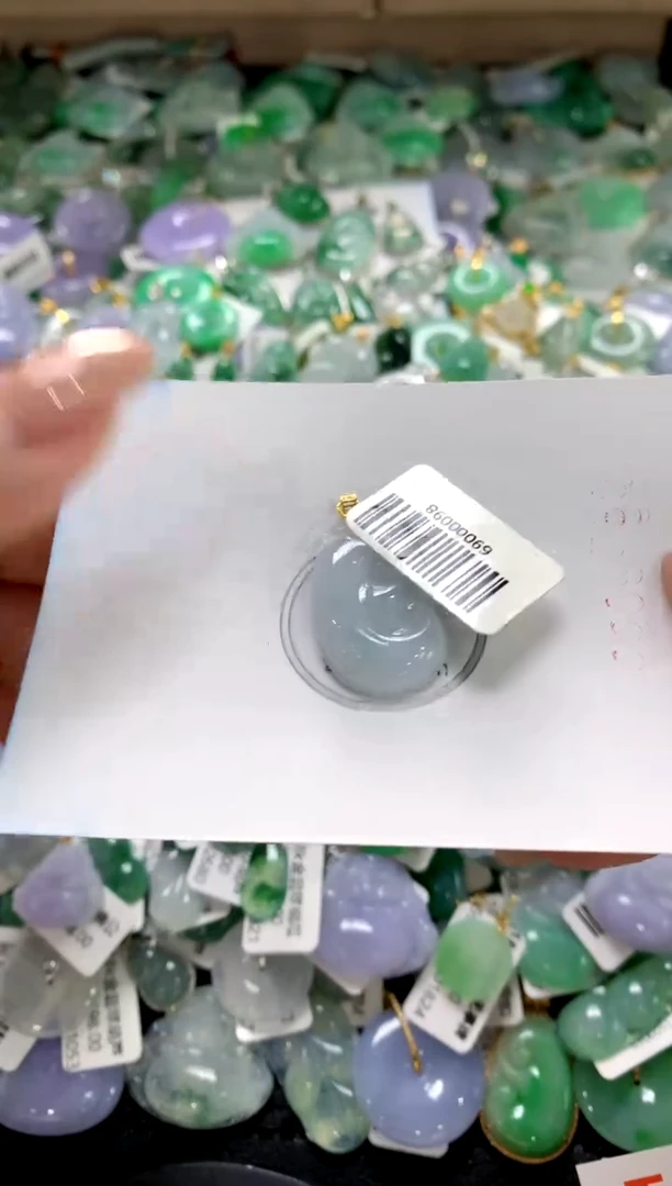 颈饰18K金镶嵌翡翠1111111111111111