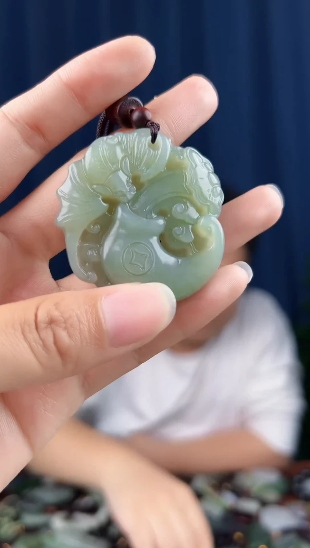 未镶嵌和田玉挂件拍一发一，多样性发货