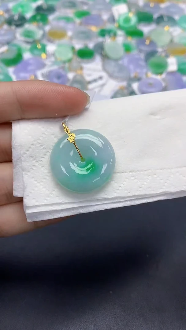 翡翠18K金镶嵌颈饰天然缅甸a货翡翠