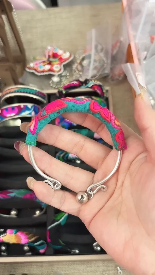织绣艺枝独绣手工饰品86