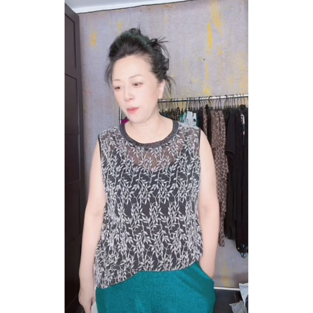 妙唐亮丝时尚大码新款无袖打底衫百搭休闲圆领上衣2671银花