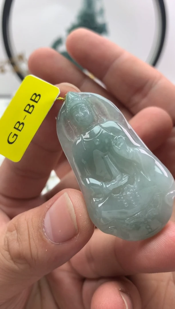 翡翠未镶嵌颈饰素衣观音【品质一般介意慎拍】