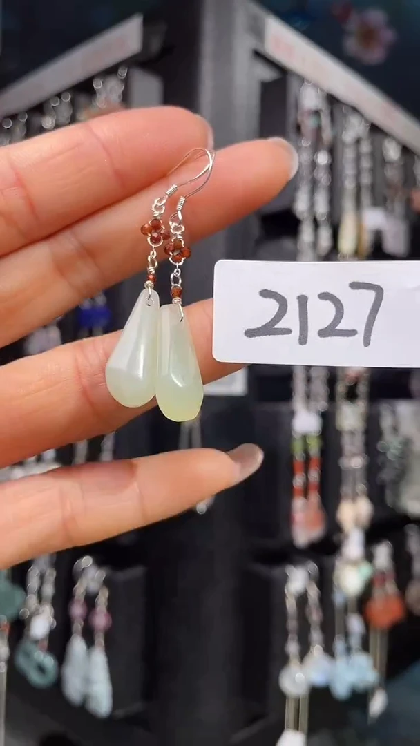 未镶嵌岫玉耳饰喜欢拍