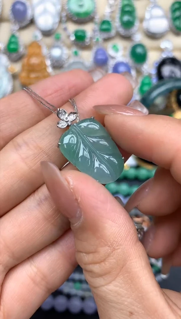 颈饰18K金镶嵌翡翠220-中国好珍宝