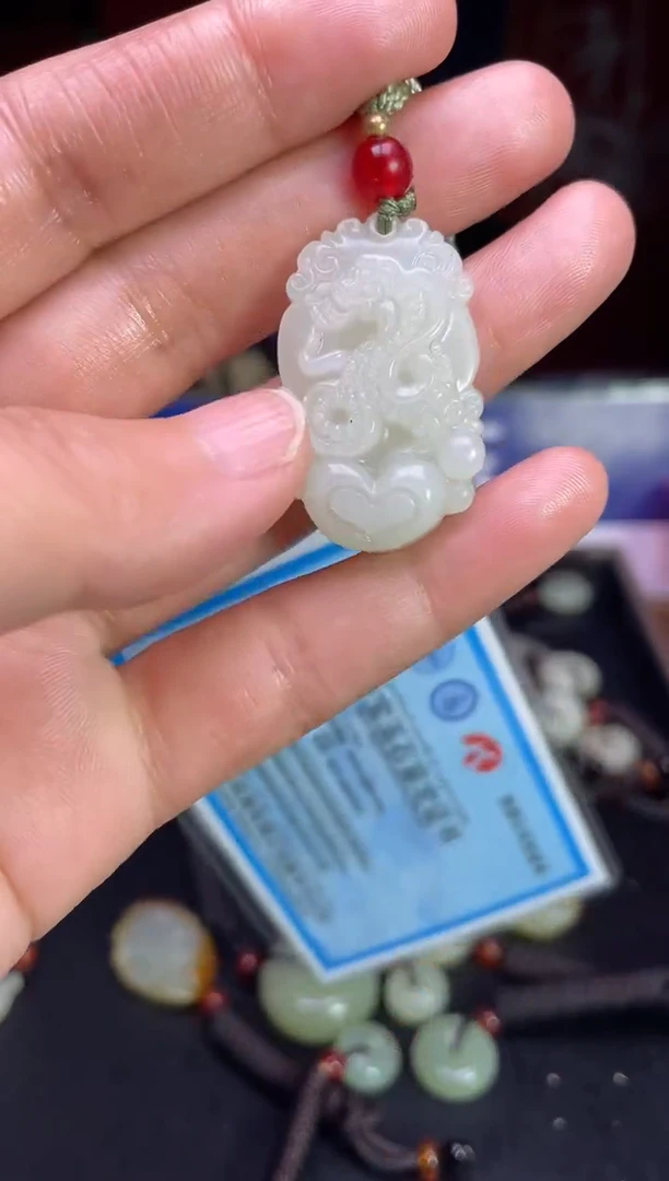 颈饰未镶嵌和田玉1