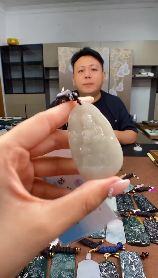 颈饰未镶嵌翡翠多样性发其一