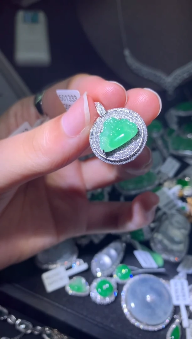 吊坠(不含链)18K金镶嵌翡翠吊坠