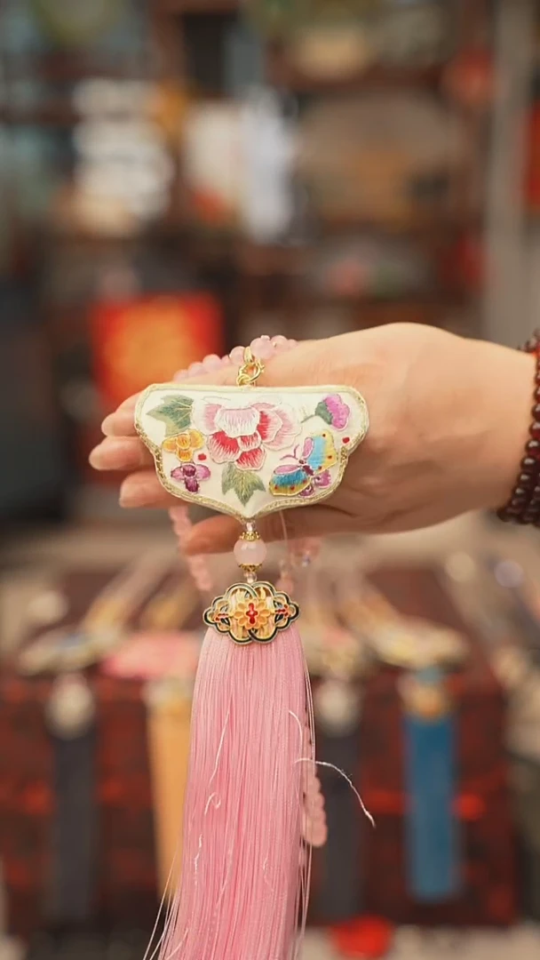 扇子绣花吊坠非遗