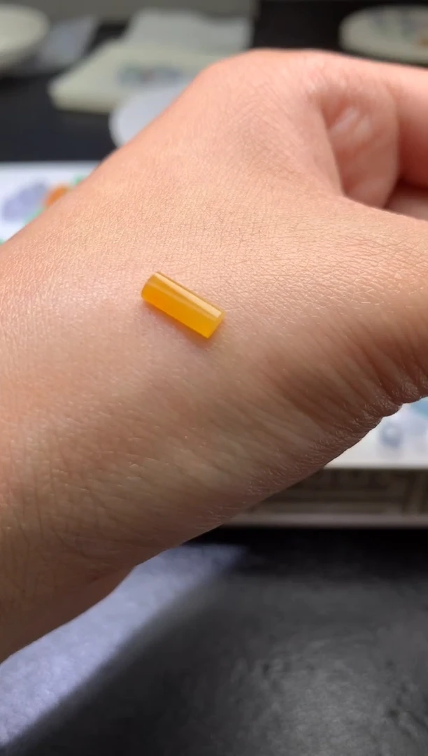 未镶嵌定制翡翠毛货 8.4-3.6-2