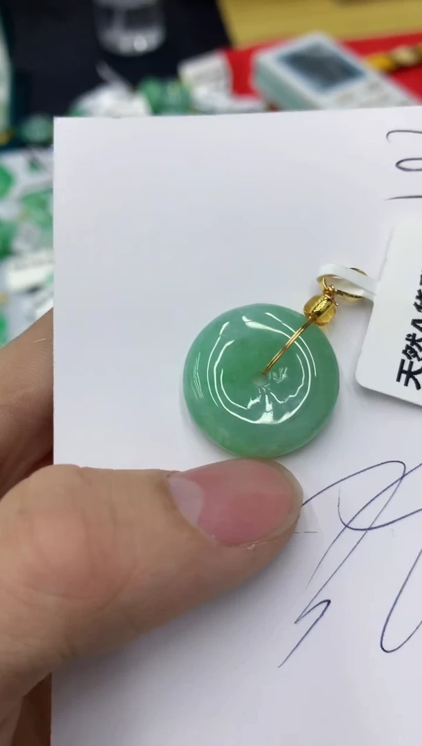 【闪购商品】翡翠颈饰未镶嵌1111111111