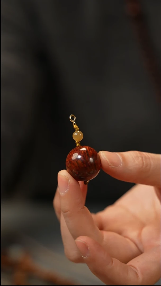 【闪购商品】降真香吊坠18K金镶嵌红降2.0单珠挂件