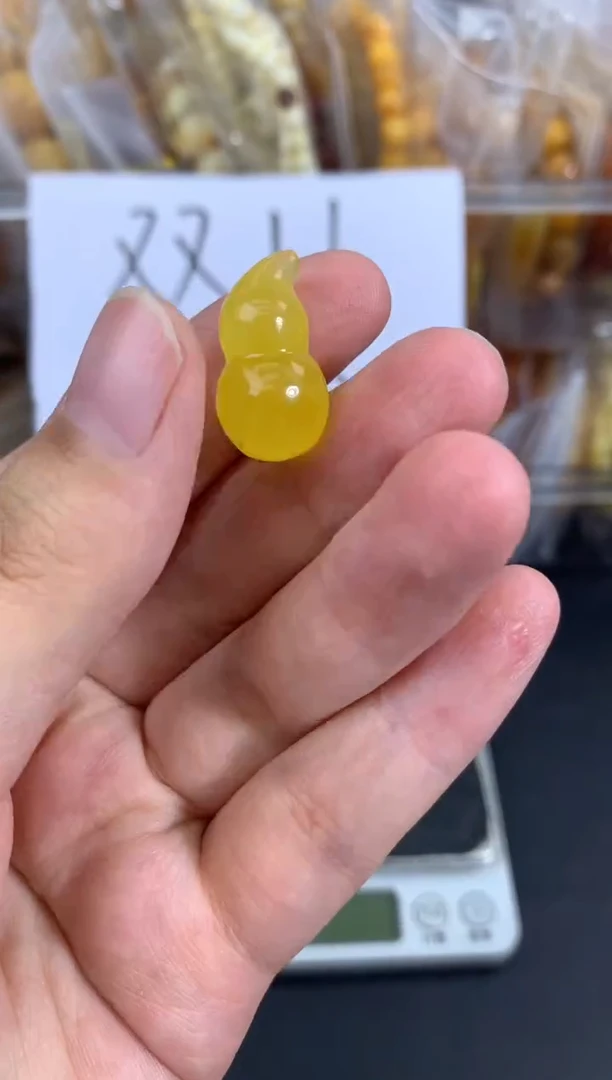 蜜蜡未镶嵌珠宝奇石23