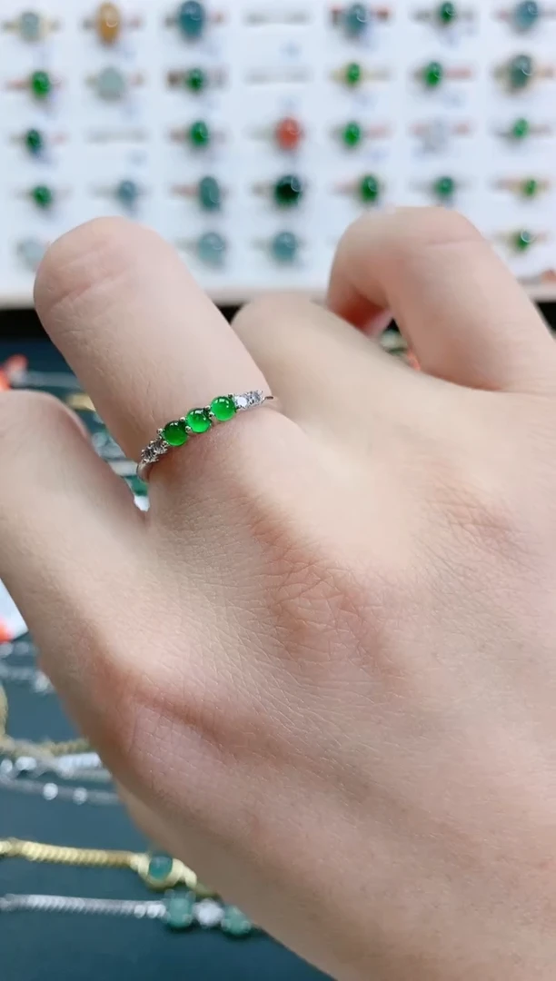 翡翠戒指银S925镶嵌天然翡翠