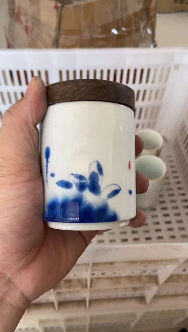 无运费险有瑕疵的摄影的产品有使用过的痕迹有点脏介意勿拍